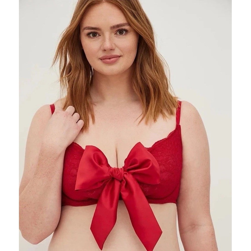 NWT Torrid Jester Satin & Lace Bow Unlined Longline Bra Sz 2 / 18-20 Red